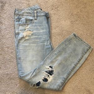 Light wash cropped American Eagle jeans